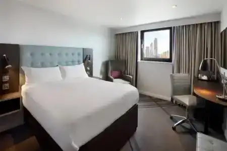 Premier Inn Glasgow Pacific Quay - 2