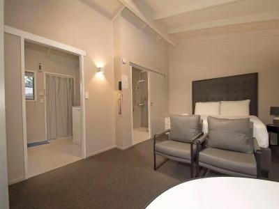 Middlemore Motel - 77