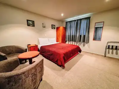Bealey Avenue Motel - 82
