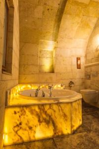 Solo Cave Suites - 40