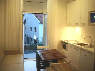 Lisbon Style Guesthouse - 80