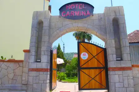Carmina - 0