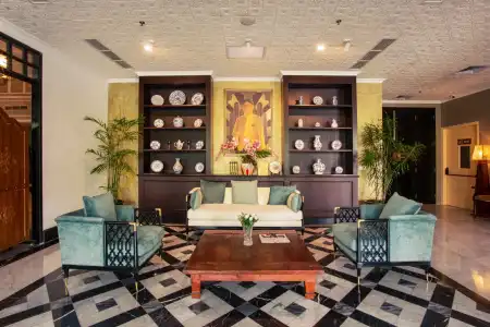Des Indes Menteng - 2