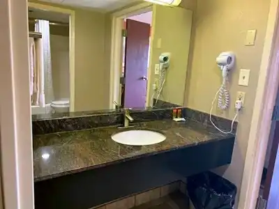 Mountain Vista Inn & Suites - 24