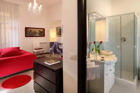 Roma Central Guest House - 81
