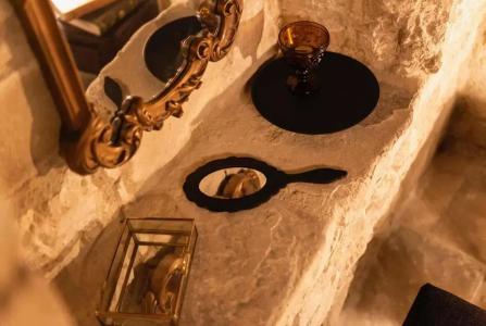 Oinou Strata - Adults Only - 16