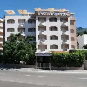 Anita - 12