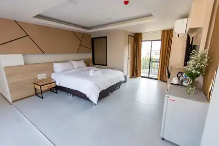 Tuck Me iN - 6