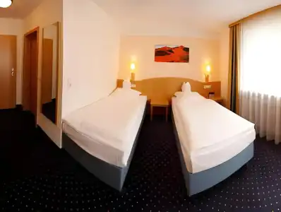 Zum Goldenen Löwen - 1