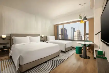 Holiday Inn Shanghai Nanjing Road - 2