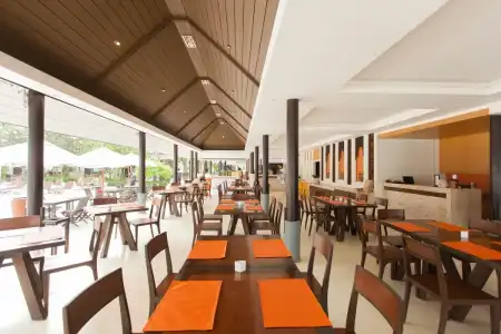 Iyara Beach & Plaza - 25