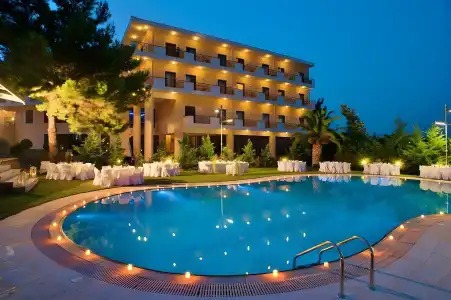 Parnis Palace Suites - 11
