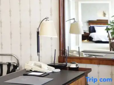 Nanjing Grand - 140