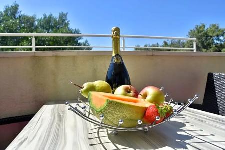 Apartment 3 Beaches With Free Parking - 263