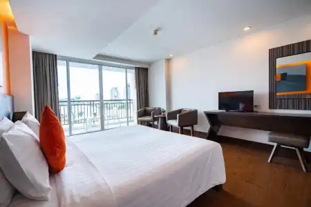 J Pattaya - 43