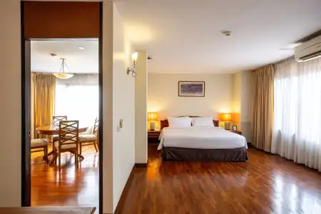 Bandara Silom Suites - 3