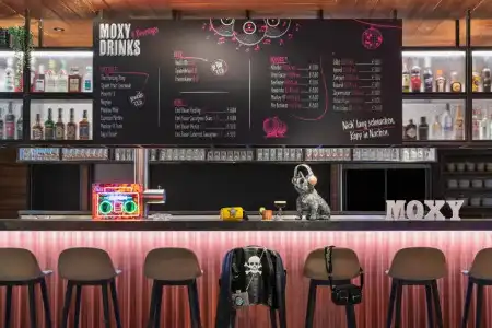 Moxy Hamburg City - 0