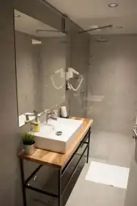 Nomad Luxury Suites - 10