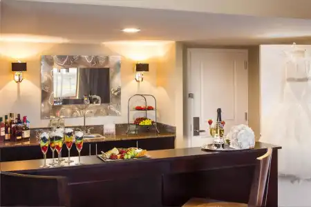 DoubleTree by Hilton New York LaGuardia Airport - 9