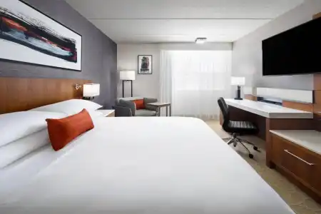 Deltas by Marriott Green Bay - 53