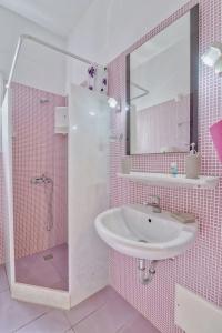 Pavlos Place - 74