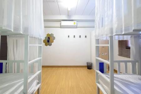 BED Friends Poshtel - 42