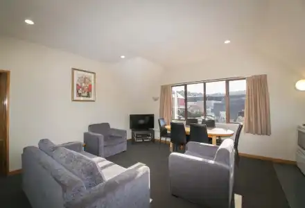 Allan Court Motel - 112