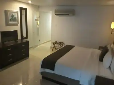 & Suites PF - 56