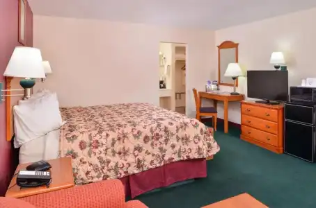 Americas Best Value Inn Lubbock E - 33