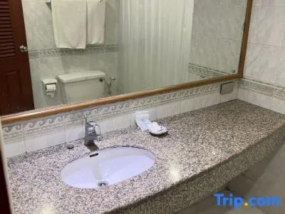 Mall Suites - 310
