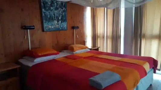 Q-Bar & Guest House - 38