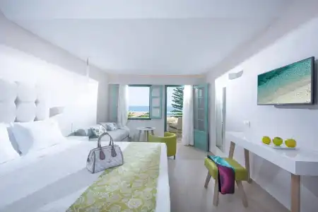 Petra Beach - 4