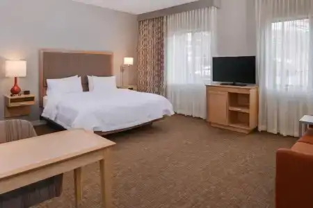 Hampton Inn & Suites Denver-Speer Boulevard - 79