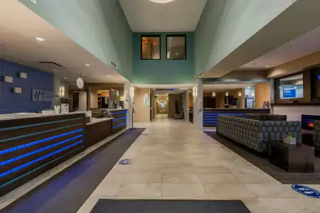 Holiday Inn Express Golden-Kicking Horse by IHG - 45