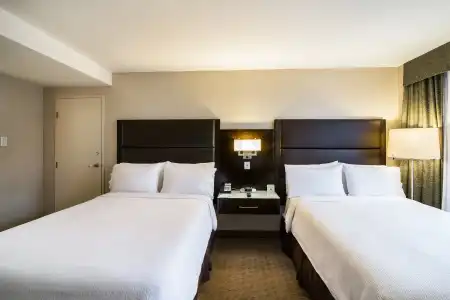Holiday Inn Vancouver-Centre - 17