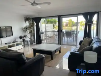 Noosa Entrance Waterfront Resort - 299