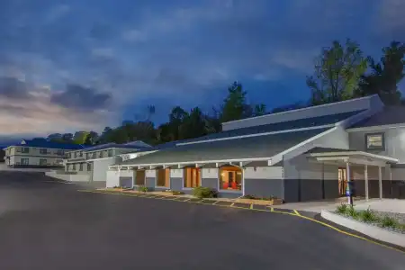 Days Inn & Suites by Wyndham Wisconsin Dells - 0