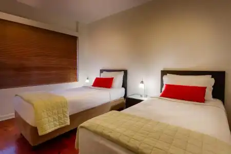 Crest on Barkly Serviced Apartments - 3