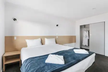 Cobblestone Court Motel – Wenzel Motels - 51