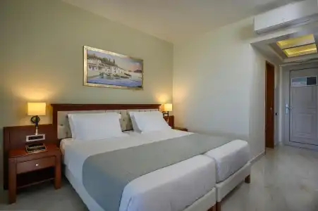 Vantaris Palace - 36