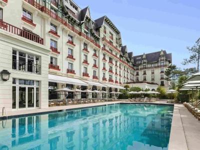 Hôtel Barrière l'Hermitage - 15