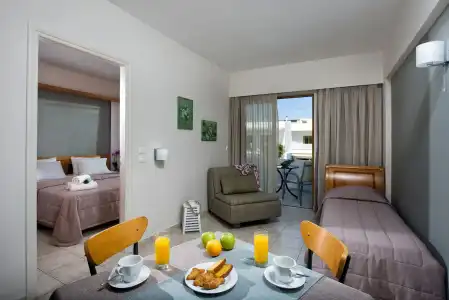 Mary & Mary Royal Suites - 53