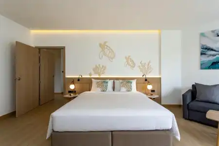 Phuket Emerald Beach Resort - 4