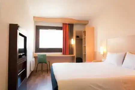 Ibis Grenoble Gare - 35