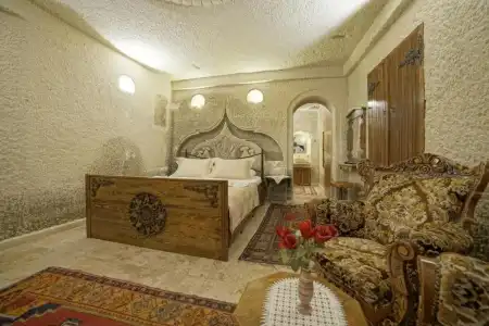 Safran Cave - 125