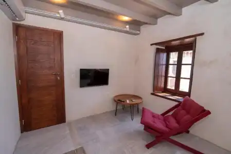 Goulas Traditional Guesthouse - 10