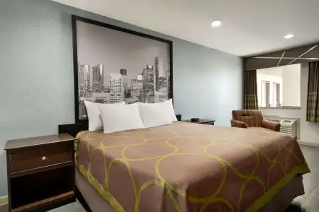 Super 8 By Wyndham Houston/Dtwn/I-610 - 32
