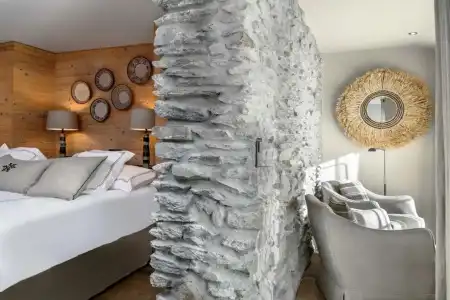 Unique Post - 40