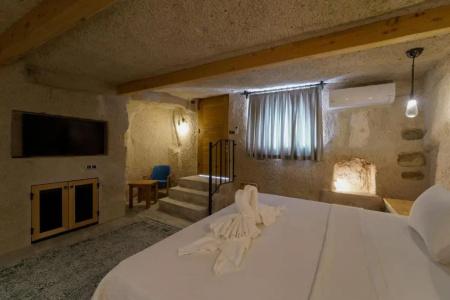The Niche Cave - 122