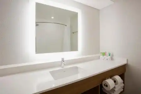 Holiday Inn Express & Suites Minneapolis – West End by IHG - 38